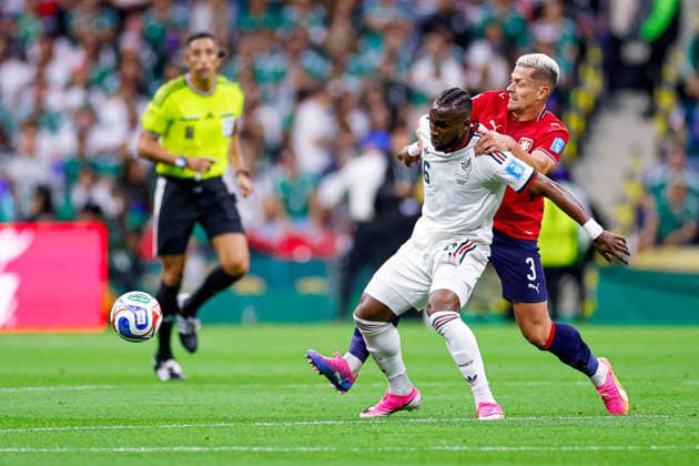 FIFA World Cup, WM, Weltmeisterschaft, Fussball 2026 CZECHIA VS MEXICO FIFA WORLD CUP 2026 CZECHIA VS MEXICO CZECHIA VS MEXICO 24062026 MEXICO CITY, MEXICO Action photo of Julian Quinones (16) of Mexico and Tomas Holes (3) of Czechia, during Group A game of the FIFA World Cup 2026, held at the Estadio Ciudad de Mexico of Mexico City. Foto de accion de Julian Quinones (16) de Mexico y Tomas Holes (3) de Chequia, durante juego del Grupo A de la Copa del Mundo 2026 de la FIFA, celebrado en el Estadio Ciudad de MÃ xico de la Ciudad de MÃ xico. PHOTO BY IMAGENSHOP AGENCIA FOTOGRAFICA MEXICO CITY MEXICO CITY MEXICO *** FIFA WORLD CUP 2026 CZECHIA VS MEXICO FIFA WORLD CUP 2026 CZECHIA VS MEXICO CZECHIA VS MEXICO 06 24 2026 MEXICO CITY, MEXICO Action photo of Julian Quinones (No. 16) of Mexico and Tomas Holes (No. 3) of Czechia during a Group A match of the 2026 FIFA World Cup, held at the Estadio Ciudad de México in Mexico City Action photo of Julian Quinones (No. 16) of Mexico and Tomas Holes (No. 3) of Czechia, during a Group A match of the 2026 FIFA World Cup, held at the Estadio Ciudad de México in Mexico City. PHOTO BY IMAGENSHOP PHOTO AGENCY MEXICO CITY MEXICO CITY MEXICO Copyright: xYOALIxMARTINEZx