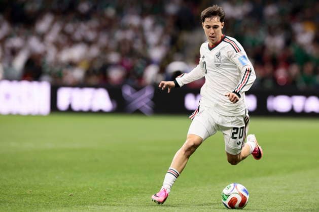 FIFA World Cup, WM, Weltmeisterschaft, Fussball 2026 - Group A - Czech Republic vs Mexico Mateo Chavez of Mexico controls the ball during the FIFA World Cup 2026 group stage match Czech Republic against Mexico in Mexico City, Mexico, 24 June 2026. MEXICO CITY Mexico  Copyright: xJOSExMENDEZx