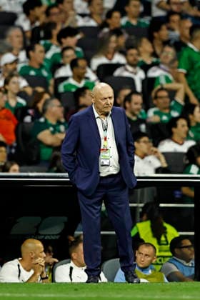 June 24, 2026, Mexico City, Mexico City, Mexico: Miroslav Koubek, head coach of the Czech Republic looks on during the match between Mexico and Czech Republic for the 3st round of the group A of the FIFA World Cup, WM, Weltmeisterschaft, Fussball 2026, at Mexico City Stadium, in Mexico City, Mexico on June 24. 2026. Photo: DiaEsportivo Mexico City Mexico - ZUMAh208 20260624_zsp_h208_013 Copyright: xHeulerxAndreyx