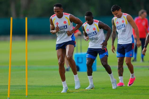 FIFA World Cup, WM, Weltmeisterschaft, Fussball 2026 - Colombia training session in Guadalajara Yerry Mina (L) of Colombia takes part in a training session in preparation for the FIFA World Cup 2026 match Colombia against Portugal in Guadalajara, Mexico, 24 June 2026. GUADALAJARA Mexico  Copyright: xFRANCISCOxGUASCOx
