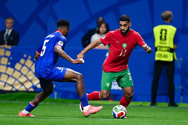 ATLANTA, GA - JUNE 24: Ismael Saibari 11 of Morocco looks to drive past Hannes Delcroix 5 of Haiti during the FIFA World Cup, WM, Weltmeisterschaft, Fussball 2026 Group C match between Morocco and Haiti on June 24th, 2026 at Atlanta Stadium in Atlanta, GA. (Photo by Rich von Biberstein Icon Sportswire) SOCCER: JUN 24 FIFA World Cup 26 Group C - Morocco vs Haiti EDITORIAL USE ONLY Icon260624060