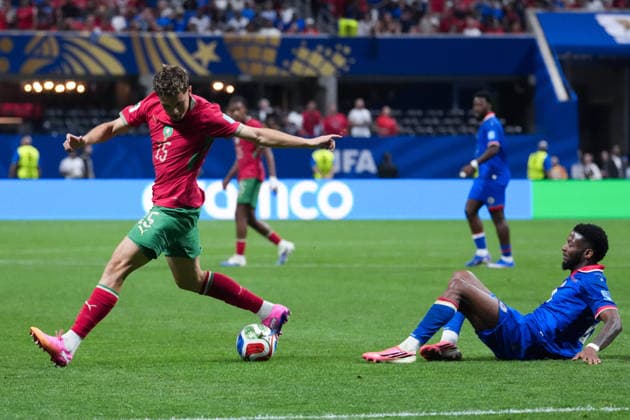 Samir El Mourabet of Morocco (L) controls the ball under pressure from Josue Casimir of Haiti (R) during a FIFA Men’s World Cup 2026 Group Stage football match between Morocco and Haiti at Atlanta Stadium, in Atlanta June 24th 2026 (Photo by Alexandra Fechete SPP)  Copyright: xAlexandraxFechete SPPx Sportspressphoto_SPR176033