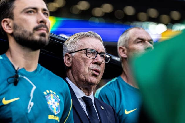 Scotland vs. Brazil MIAMI, FL - 24.06.2026: SCOTLAND VS. BRAZIL - Coach Carlo Ancelotti is watching the match between Brazil and Scotland, valid for the group stage of the 2026 FIFA World Cup, WM, Weltmeisterschaft, Fussball held at Hard Rock Stadium, in Miami Gardens, Florida, United States, this Wednesday (24). (Photo: Danilo Fernandes Fotoarena) x2969723x  DaniloxFernandes