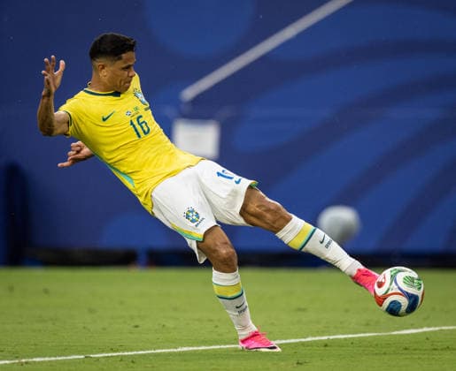 Douglas of Brazil shoots for goal during a FIFA Men’s World Cup 2026 Group Stage football match between Scotland and Brazil at Miami Stadium, in Miami Gardens on June 24th 2026 (Photo by Ricardo Nogueira SPP)  Copyright: xRicardoxNogueira SPPx Sportspressphoto_SPR176072