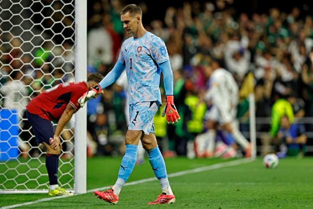 June 24, 2026, Mexico City, Mexico City, Mexico: Goalkeeper Matej Kovar of Czech Republic laments the first goal scored by Mateo Chavez of Mexico during the match between Mexico and Czech Republic for the 3st round of the group A of the FIFA World Cup, WM, Weltmeisterschaft, Fussball 2026, at Mexico City Stadium, in Mexico City, Mexico on June 24. 2026. Photo: DiaEsportivo Mexico City Mexico - ZUMAh208 20260624_zsp_h208_019 Copyright: xHeulerxAndreyx