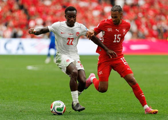 June 24, 2026, Vancouver, British Columbia, Canada: Richie Laryea 22 of Canada is challenged by Djibril Sow 15 of Switzerland during the FIFA World Cup, WM, Weltmeisterschaft, Fussball 2026 Group B match between Switzerland and Canada at BC Place Vancouver. Vancouver Canada - ZUMAc132 20260624_fap_c132_029 Copyright: xAndrewxChinx