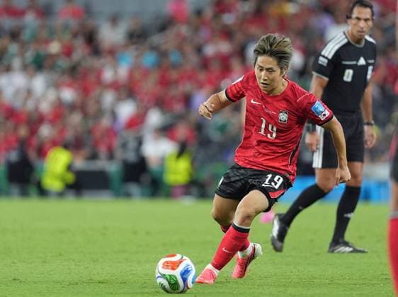 South Africa v South Korea - FIFA World Cup, WM, Weltmeisterschaft, Fussball 2026 - Group A MONTERREY, MEXICO - JUNE 24: Lee Kang-in (19) of South Korea in action during the 2026 FIFA World Cup First Stage Group A match between South Africa and South Korea at Estadio BBVA (Monterrey Stadium) in Monterrey, Mexico on June 24, 2026. Juancho Torres Anadolu Nuevo Leon Mexico. Editorial use only. Please get in touch for any other usage.  Copyright: x2026xAnadoluxJuanchoxTorresx