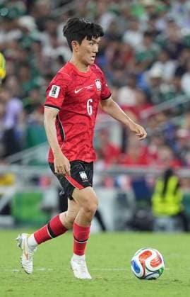 South Africa v South Korea - FIFA World Cup, WM, Weltmeisterschaft, Fussball 2026 - Group A MONTERREY, MEXICO - JUNE 24: Hwang In-beom (6) of South Korea in action during the 2026 FIFA World Cup First Stage Group A match between South Africa and South Korea at Estadio BBVA (Monterrey Stadium) in Monterrey, Mexico on June 24, 2026. Juancho Torres Anadolu Nuevo Leon Mexico. Editorial use only. Please get in touch for any other usage.  Copyright: x2026xAnadoluxJuanchoxTorresx