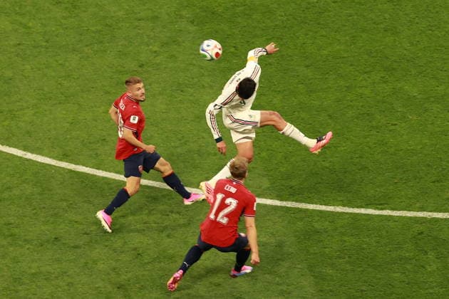 FIFA World Cup, WM, Weltmeisterschaft, Fussball 2026 - Group A - Czech Republic vs Mexico Lukas Cerv (down) of Czech Republic in action against Edson Alvarez (top) of Mexico during the FIFA World Cup 2026 group stage match Czech Republic against Mexico in Mexico City, Mexico, 24 June 2026. MEXICO CITY Mexico  Copyright: xMARIOxGUZMANx