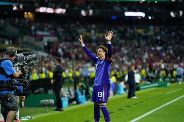 Czechia v Mexico - FIFA World Cup, WM, Weltmeisterschaft, Fussball 2026 - Group A MEXICO CITY, MEXICO - JUNE 24: Guillermo Ochoa of Mexico greets the fans after 2026 FIFA World Cup First Stage Group A match between Czechia and Mexico at Estadio Azteca (Mexico Stadium) in Mexico City, Mexico on June 24, 2026. Luciano Gonzalez Anadolu Mexico City Mexico. Editorial use only. Please get in touch for any other usage.  Copyright: x2026xAnadoluxLucianoxGonzalezx