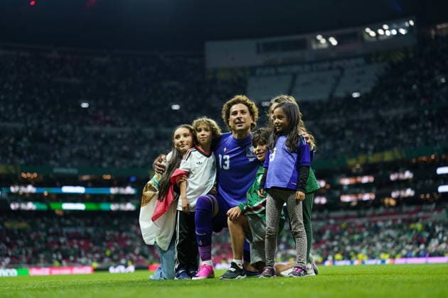 Czechia v Mexico - FIFA World Cup, WM, Weltmeisterschaft, Fussball 2026 - Group A MEXICO CITY, MEXICO - JUNE 24: Guillermo Ochoa of Mexico poses for a photo with his family after 2026 FIFA World Cup First Stage Group A match between Czechia and Mexico at Estadio Azteca (Mexico Stadium) in Mexico City, Mexico on June 24, 2026. Luciano Gonzalez Anadolu Mexico City Mexico. Editorial use only. Please get in touch for any other usage.  Copyright: x2026xAnadoluxLucianoxGonzalezx