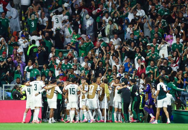 Mexico players celebrate after Alvaro Fidalgo scored their third goal against Czechia in the second half of a FIFA World Cup, WM, Weltmeisterschaft, Fussball match at Mexico City Stadium in Mexico City, Mexico, on Wednesday, June 24, 2026.  MEX20260624825 CHRISTIANxBRUNSKILL