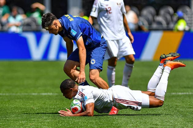 June 24, 2026: Qatar defender RoÂ³-RoÂ³ (2) goes down during the FIFA World Cup, WM, Weltmeisterschaft, Fussball match between Bosnia - Herzegovina and Qatar in Seattle, WA.Bosnia - Herzegovina defeated Qatar 3-1. CSM FIFA World Cup 2026: JUN 24 Bosnia - Herzegovina Vs Qatar  - ZUMAc04_ 20260624_zma_c04_045 Copyright: xStevexFaberx