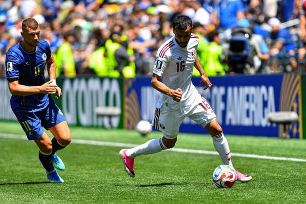 June 24, 2026: Qatar defender Boualem Khoukhi (16) moves the ball during the FIFA World Cup, WM, Weltmeisterschaft, Fussball match between Bosnia - Herzegovina and Qatar in Seattle, WA.Bosnia - Herzegovina defeated Qatar 3-1. CSM FIFA World Cup 2026: JUN 24 Bosnia - Herzegovina Vs Qatar  - ZUMAc04_ 20260624_zma_c04_056 Copyright: xStevexFaberx