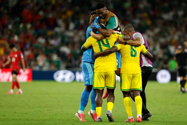 June 24, 2026, Guadalupe, Nuevo Leon, Mexico: Players of South Africa celebrates advancement to the Round of 32 against Korea Republic, during the match between South Africa and Korea Republic for the 3rd round of the group A of the FIFA World Cup, WM, Weltmeisterschaft, Fussball 2026, at Monterrey Stadium. Guadalupe Mexico - ZUMAo125 20260624_zip_o125_030 Copyright: xAntonioxOjedax
