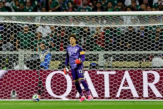 June 24, 2026, Mexico City, Mexico City, Mexico: Goalkeeper Guillermo Ochoa of Mexico controls the ball during the match between Mexico and Czech Republic for the 3st round of the group A of the FIFA World Cup, WM, Weltmeisterschaft, Fussball 2026, at Mexico City Stadium, in Mexico City, Mexico on June 24. 2026. Photo: DiaEsportivo Mexico City Mexico - ZUMAh208 20260624_zsp_h208_028 Copyright: xHeulerxAndreyx