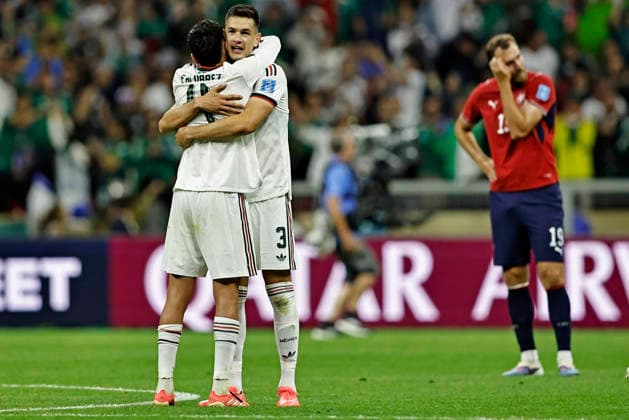 June 24, 2026, Mexico City, Mexico City, Mexico: Cesar Montes and Edson Alvarez of Mexico celebrates a victory after the match between Mexico and Czech Republic for the 3st round of the group A of the FIFA World Cup, WM, Weltmeisterschaft, Fussball 2026, at Mexico City Stadium, in Mexico City, Mexico on June 24. 2026. Photo: DiaEsportivo FIFA World Cup 2026, Mexico Vs Czech Republic, Mexico City, Mexico  - ZUMAh208 20260624_zsp_h208_044 Copyright: xHeulerxAndreyx