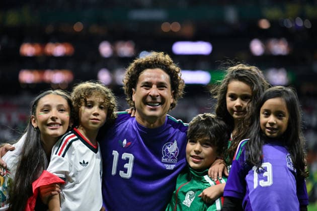 Guillermo Ochoa of Mexico poses after the team s 3-0 victory in the FIFA Men’s World Cup 2026 Group Stage football match between Czechia and Mexico at Mexico City Stadium, in Mexico City on June 24th 2026 (Photo by Nayra Halm SPP)  Copyright: xNayraxHalm SPPx Sportspressphoto_SPR176147
