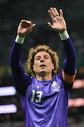 Guillermo Ochoa of Mexico applauds fans after the team s 3-0 victory in the FIFA Men’s World Cup 2026 Group Stage football match between Czechia and Mexico at Mexico City Stadium, in Mexico City on June 24th 2026 (Photo by Nayra Halm SPP)  Copyright: xNayraxHalm SPPx Sportspressphoto_SPR176150