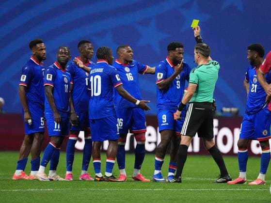 (260625) -- ATLANTA, June 25, 2026 -- Players of Haiti remonstrate with referee Danny Makkelie during the group C match between Morocco and Haiti at the 2026 FIFA World Cup, WM, Weltmeisterschaft, Fussball at Atlanta Stadium in Atlanta, the United States, June 24, 2026. ) (SP)U.S.-ATLANTA-FOOTBALL-FIFA WORLD CUP-GROUP C-MAR VS HTI JuxHuanzong 
