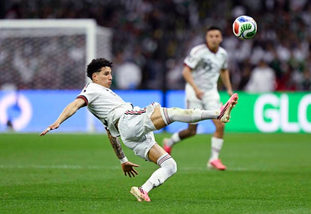 (260625) -- MEXICO CITY, June 25, 2026 -- Jorge Sanchez of Mexico competes during a group A match between the Czech Republic and Mexico at the 2026 FIFA World Cup, WM, Weltmeisterschaft, Fussball at Mexico City Stadium in Mexico City, Mexico, June 24, 2026. ) (SP)MEXICO-MEXICO CITY-FOOTBALL-FIFA WORLD CUP-GROUP A-CZE VS MEX LixMuzi 