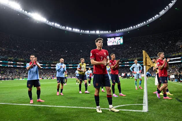 (260625) -- MEXICO CITY, June 25, 2026 -- Players from both sides greet the audience after a group A match between the Czech Republic and Mexico at the 2026 FIFA World Cup, WM, Weltmeisterschaft, Fussball at Mexico City Stadium in Mexico City, Mexico, June 24, 2026. ) (SP)MEXICO-MEXICO CITY-FOOTBALL-FIFA WORLD CUP-GROUP A-CZE VS MEX LixMuzi 