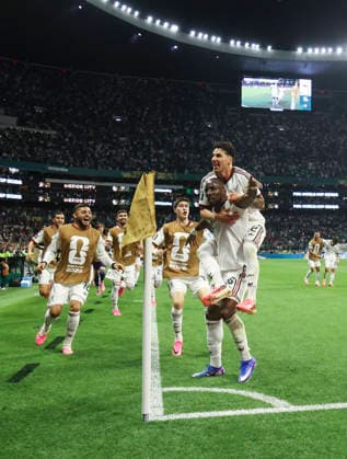 (260625) -- MEXICO CITY, June 25, 2026 -- Players of Mexico celebrate their second score during a group A match between the Czech Republic and Mexico at the 2026 FIFA World Cup, WM, Weltmeisterschaft, Fussball at Mexico City Stadium in Mexico City, Mexico, June 24, 2026. (Photo by Xinhua) (SP)MEXICO-MEXICO CITY-FOOTBALL-FIFA WORLD CUP-GROUP A-CZE VS MEX FranciscoxCanedo 