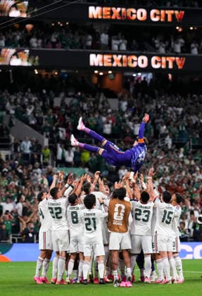 (260625) -- MEXICO CITY, June 25, 2026 -- Players of Mexico celebrate after a group A match between the Czech Republic and Mexico at the 2026 FIFA World Cup, WM, Weltmeisterschaft, Fussball at Mexico City Stadium in Mexico City, Mexico, June 24, 2026. ) (SP)MEXICO-MEXICO CITY-FOOTBALL-FIFA WORLD CUP-GROUP A-CZE VS MEX LixMuzi 