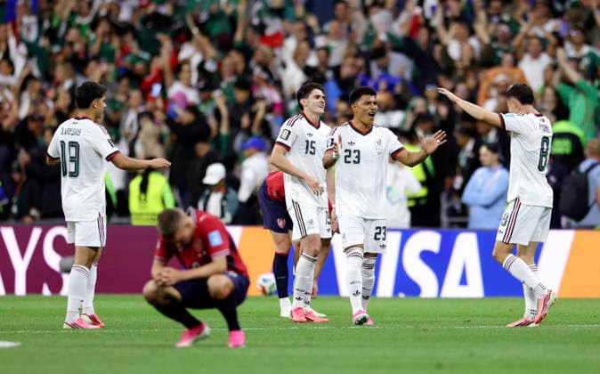 (260625) -- MEXICO CITY, June 25, 2026 -- Players of Mexico celebrate victory after a group A match between the Czech Republic and Mexico at the 2026 FIFA World Cup, WM, Weltmeisterschaft, Fussball at Mexico City Stadium in Mexico City, Mexico, June 24, 2026. (Photo by Xinhua) (SP)MEXICO-MEXICO CITY-FOOTBALL-FIFA WORLD CUP-GROUP A-CZE VS MEX FranciscoxCanedo 