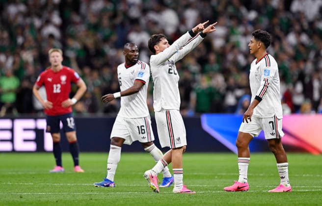 (260625) -- MEXICO CITY, June 25, 2026 -- Mateo Chavez (2nd R) of Mexico celebrates his goal during a group A match between the Czech Republic and Mexico at the 2026 FIFA World Cup, WM, Weltmeisterschaft, Fussball at Mexico City Stadium in Mexico City, Mexico, June 24, 2026. ) (SP)MEXICO-MEXICO CITY-FOOTBALL-FIFA WORLD CUP-GROUP A-CZE VS MEX LixMuzi 