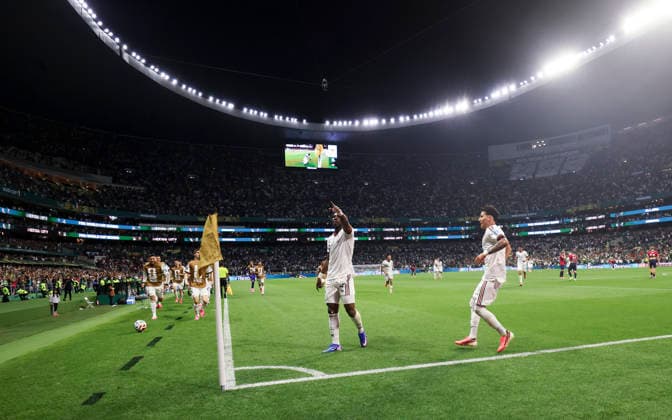 (260625) -- MEXICO CITY, June 25, 2026 -- Julian Quinones (2nd R) of Mexico celebrates his goal during a group A match between the Czech Republic and Mexico at the 2026 FIFA World Cup, WM, Weltmeisterschaft, Fussball at Mexico City Stadium in Mexico City, Mexico, June 24, 2026. (Photo by Xinhua) (SP)MEXICO-MEXICO CITY-FOOTBALL-FIFA WORLD CUP-GROUP A-CZE VS MEX FranciscoxCanedo 