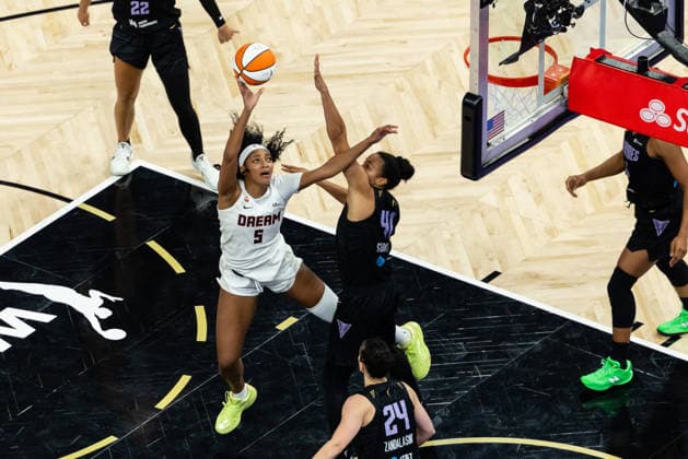 SAN FRANCISCO, CA - JUNE 24: Angel Reese 5 of the Atlanta Dream scores against Kiah Stokes 41 of the Golden State Valkyries during a game on June 24, 2026 at Chase Center in San Francisco, CA. (Photo by Matthew Huang Icon Sportswire) WNBA, Basketball Damen, USA JUN 24 Atlanta Dream at Golden State Valkyries EDITORIAL USE ONLY Icon260624136