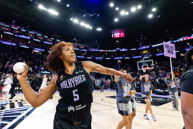 SAN FRANCISCO, CA - JUNE 24: Kayla Thornton 5 of the Golden State Valkyries throws a mini ball after a win in a game against the Atlanta Dream on June 24, 2026 at Chase Center in San Francisco, CA. (Photo by Matthew Huang Icon Sportswire) WNBA, Basketball Damen, USA JUN 24 Atlanta Dream at Golden State Valkyries EDITORIAL USE ONLY Icon260624145