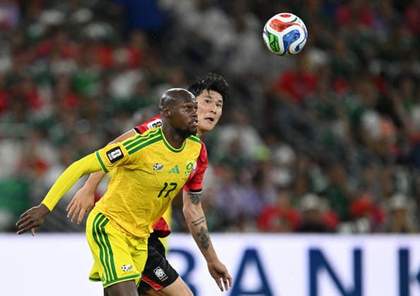(260625) -- MONTERREY, June 25, 2026 -- Evidence Makgopa (front) of South Africa competes during a group A match between South Africa and South Korea at the 2026 FIFA World Cup, WM, Weltmeisterschaft, Fussball at Estadio Monterrey in Monterrey, Mexico, on June 24, 2026. (Photo by Xinhua) (SP)MEXICO-MONTERREY-FOOTBALL-FIFA WORLD CUP-GROUP A-RSA VS KOR LucioxTavora 