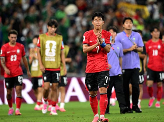 (260625) -- MONTERREY, June 25, 2026 -- Son Heung-min (front) of South Korea reacts after a group A match between South Africa and South Korea at the 2026 FIFA World Cup, WM, Weltmeisterschaft, Fussball at Estadio Monterrey in Monterrey, Mexico, on June 24, 2026. ) (SP)MEXICO-MONTERREY-FOOTBALL-FIFA WORLD CUP-GROUP A-RSA VS KOR WuxWei 
