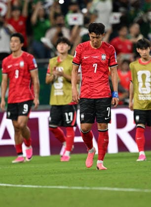 (260625) -- MONTERREY, June 25, 2026 -- Son Heung-min (front) of South Korea reacts after a group A match between South Africa and South Korea at the 2026 FIFA World Cup, WM, Weltmeisterschaft, Fussball at Estadio Monterrey in Monterrey, Mexico, on June 24, 2026. ) (SP)MEXICO-MONTERREY-FOOTBALL-FIFA WORLD CUP-GROUP A-RSA VS KOR WuxWei 