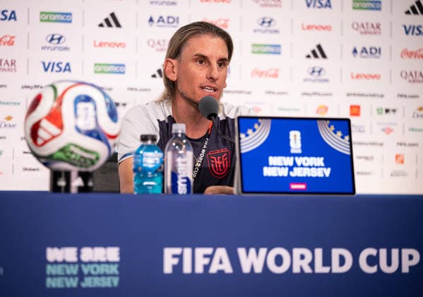 Fussball FIFA WM 2026 Vorrunde Gruppe L in New Jersey Ecuador - Deutschland 24.06.2026 Pressekonferenz, Trainer Sebastian Andrss Beccacece (Ecuador) *** Soccer: 2026 FIFA World Cup, Group L Preliminary Round in New Jersey—Ecuador vs. Germany, June 24, 2026—Press Conference, Coach Sebastian Andrés Beccacece, Ecuador