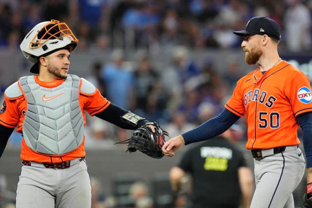 June 24, 2026, Toronto, On, CAN: Houston Astros catcher Yainer Diaz (21) congratulated Astros pitcher Mike Burrows (50) after Toronto Blue Jays Vladimir Guerrero Jr. lined out to end sixth inning MLB, Baseball Herren, USA baseball action in Toronto on Wednesday June 24, 2026. Canada News - June 24, 2026  - ZUMAc35_ 20260624_zaf_c35_313 Copyright: xChrisxYoungx