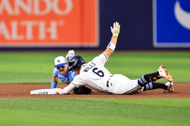 June 24, 2026, St. Petersburg, Florida, USA: Tampa Bay Rays shortstop Taylor Walls (6) safely steals second base before Kansas City Royals second baseman Michael Massey (19) can get a tag on during an MLB, Baseball Herren, USA game on June 24, 2026 at Tropicana Field. The Rays beat the Royals 5-3. MLB 2026: Tampa Bay Rays 5 : 3 Kansas City Royals  - ZUMAh180 20260624_zsp_h180_074 Copyright: xKimxHukarix