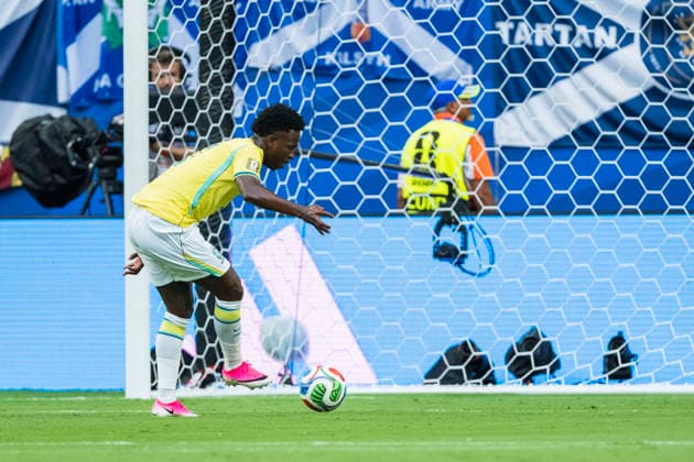 Vinicius Junior of Brazil shoots the ball to score Brazil first goal during the FIFA World Cup, WM, Weltmeisterschaft, Fussball 2026 Group C match between Brazil vs Scotland at Miami Stadium on June 24th,2026 (Photo by Joao Bravo Sports Press Photo) (Joao Bravo Sports Press Photo SPP)  Copyright: xJoaoxBravo SportsxPressxPhotox xSPPx spp-en-JoBrPrPh-JBF_0760