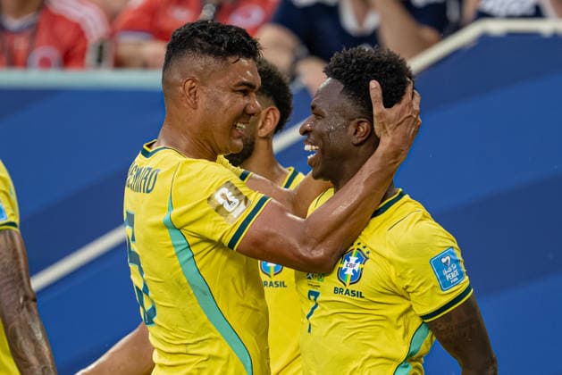 Vinicius Junior of Brazil celebrates with Casemiro after scoring the team s second goal during the FIFA World Cup, WM, Weltmeisterschaft, Fussball 2026 Group D match between Brazil and Scotland at Miami Stadium in Miami Gardens, Florida, United States, on June 24th, 2026. (Photo by Riquelve Nata Sports Press Photo)  Copyright: xRiquelvexNata SportsxPressxPhotox Sportspressphoto_SPR176321