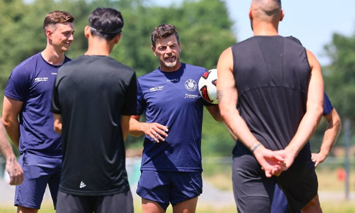 Leipzig, 24.06.2026, Bruno-Plache-Stadion, Fussball, Regionalliga NO , 1. FC LOK LEIPZIG - Trainingsstart, Vorbereitung Saison 2026 27 , Im Bild v.l.: Co-Trainer Robin Hintz und Lok-Trainer Torsten Ziegner , Nur für journalistische Zwecke. Only for editorial use! , *** Leipzig, June 24, 2026, Bruno Plache Stadium, soccer, Regionalliga NO, 1 FC LOK LEIPZIG training kickoff, preseason for the 2026–27 season. Pictured from left: Assistant Coach Robin Hintz and LOK Coach Torsten Ziegner. For journalistic purposes only. Picture Point