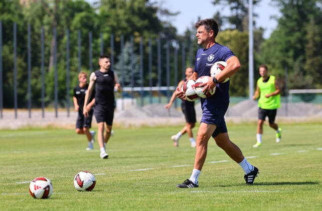 Leipzig, 24.06.2026, Bruno-Plache-Stadion, Fussball, Regionalliga NO , 1. FC LOK LEIPZIG - Trainingsstart, Vorbereitung Saison 2026 27 , Im Bild: Lok-Trainer Torsten Ziegner , Nur für journalistische Zwecke. Only for editorial use! , *** Leipzig, June 24, 2026, Bruno Plache Stadium, Soccer, Regionalliga NO, 1 FC LOK LEIPZIG Training Kickoff, 2026–27 Season Preparations, Pictured: LOK Coach Torsten Ziegner, For journalistic purposes only, Only for editorial use, Picture Point