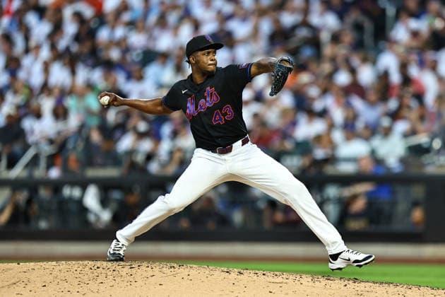 MLB, Baseball Herren, USA Chicago Cubs Vs. New York Mets Game 02 New York Mets relief pitcher Huascar Brazoban 43 throws during the fourth inning of a baseball game against the Chicago Cubs at Citi Field in Corona, New York, on June 24, 2026. Flushing New York United States  Copyright: xGordonxDonovanx originalFilename:donovan-mlbchica260624_npX2j.jpg