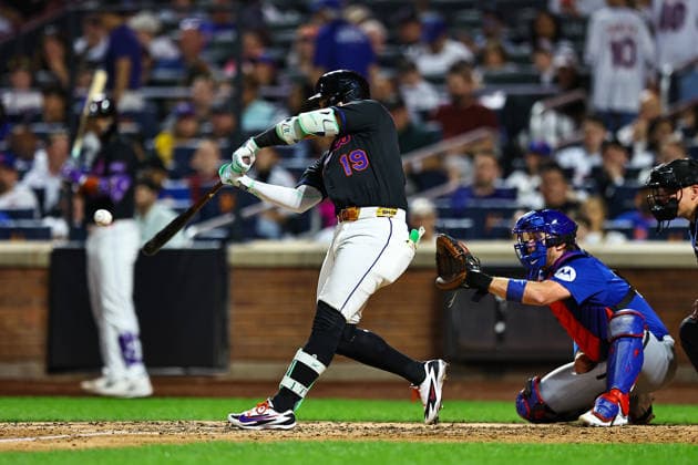 MLB, Baseball Herren, USA Chicago Cubs Vs. New York Mets Game 02 Bo Bichette 19 of the New York Mets hits a solo home run during the sixth inning of a baseball game against the Chicago Cubs at Citi Field in Corona, New York, on June 24, 2026. Flushing New York United States  Copyright: xGordonxDonovanx originalFilename:donovan-mlbchica260624_npp0H.jpg