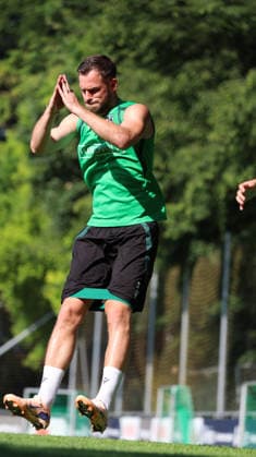 24.06.2026, xrekx, Fussball 2.Bundesliga, VfL Wolfsburg - Trainingsstart Saison 2026 27 v.l. Boris Tomiak (Hannover 96) (DFL DFB REGULATIONS PROHIBIT ANY USE OF PHOTOGRAPHS as IMAGE SEQUENCES and or QUASI-VIDEO) Wolfsburg *** June 24, 2026, xrekx, Soccer 2. Bundesliga, VfL Wolfsburg Starts Training for the 2026–27 Season, photo by Boris Tomiak, Hannover 96. DFL and DFB regulations prohibit any use of photographs as image sequences and or quasi-video. Wolfsburg