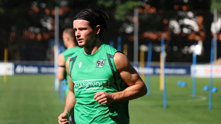 25.06.2026, xrekx, Fussball 2.Bundesliga, Hannover 96 - Trainingsauftakt Saison 2026 27 v.l. Jean Hugonet (Hannover 96) (DFL DFB REGULATIONS PROHIBIT ANY USE OF PHOTOGRAPHS as IMAGE SEQUENCES and or QUASI-VIDEO) Hannover *** June 25, 2026, xrekx, Soccer 2. Bundesliga, Hannover 96 Start of Training for the 2026–27 Season, photo by Jean Hugonet, Hannover 96. DFL and DFB regulations prohibit any use of photographs as image sequences and or quasi-video. Hannover