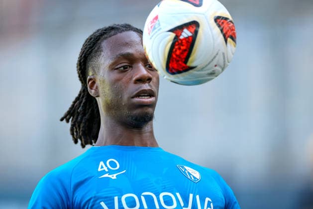 25.06.2026, Fußball, Trainingsauftakt VfL Bochum, 2. Fußball Bundesliga, Vonovia Ruhrstadion, Saison 2026 2027: Aurel Wagbe (VfL Bochum 40) beim ersten Training der neuen Saison 26 27 bei sommerlichen Temperaturen und 31 Grad Hitze DFB regulations prohibit any use of photographs as image sequences and or quasi-video. Nordrhein-Westfalen Deutschland *** June 25, 2026, Soccer, VfL Bochum’s First Training Session, 2. Bundesliga, Vonovia Ruhrstadion, 2026–2027 season: Aurel Wagbe and VfL Bochum’s 40 players at the first training session of the new 2026–2027 season on June 27, amid summery temperatures and 31 degrees Celsius heat. DFB regulations prohibit any use of photographs as image sequences and or quasi-video. North Rhine-Westphalia, Germany