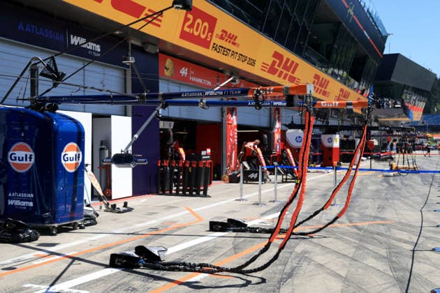 FORMULA 1 - GP of Austria 2026 SPIELBERG,AUSTRIA,25.JUN.26 - MOTORSPORTS, FORMULA 1 - Grand Prix of Austria, Red Bull Ring, preview. Image shows an overview of the pit lane.  GEPAxpictures xMarioxBuehner-Weinrauch