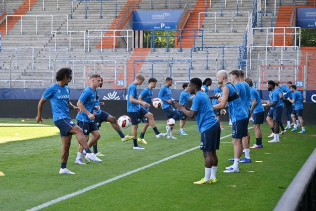 Auftakttraining der Bochumer Spieler, links Yigit Karademir (VfL Bochum), rechts Samuel Bamba (VfL Bochum) 25.06.2026, Fussball 2. Bundesliga, Saison 2026 2027, Trainingsauftakt VfL Bochum Bochum Vonovia Ruhrstadion Nordrhein Westfalen Deutschland *** First training session for the Bochum players: on the left, Yigit Karademir (VfL Bochum); on the right, Samuel Bamba (VfL Bochum), June 25, 2026, Soccer, 2. Bundesliga, 2026–2027 season, VfL Bochum’s first training session of the season at the Vonovia Ruhrstadion in Bochum, North Rhine-Westphalia, Germany Team2